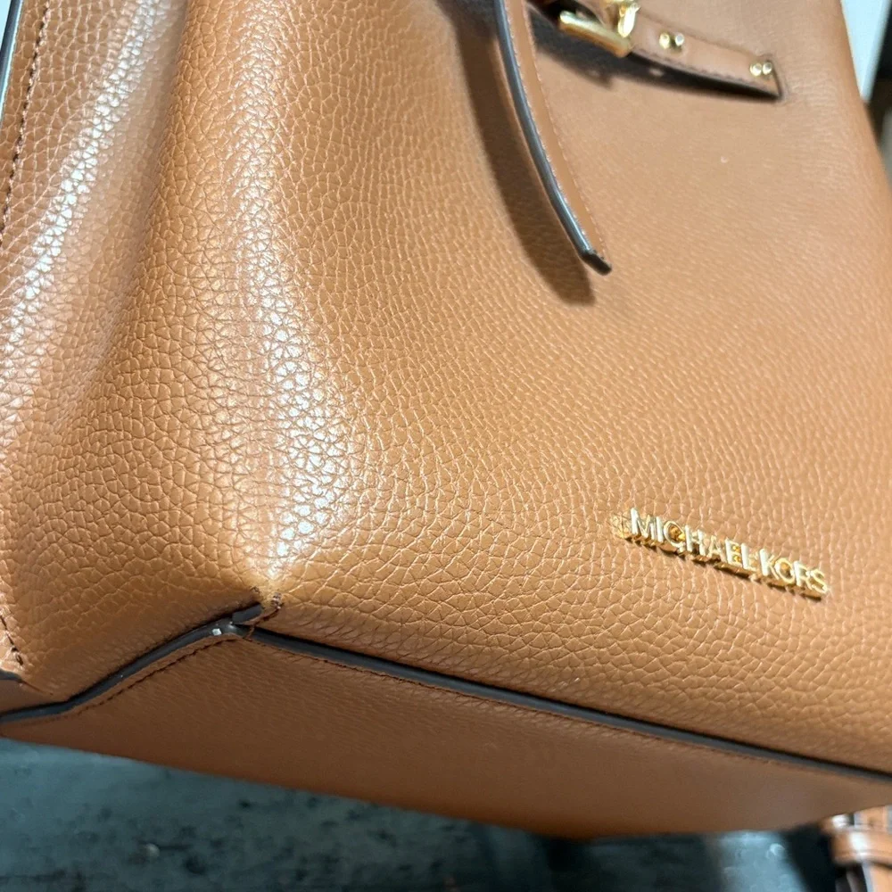 Michael Kors Emilia Small Bucket Bag Messenger Leather Luggage - Picture 9 of 16